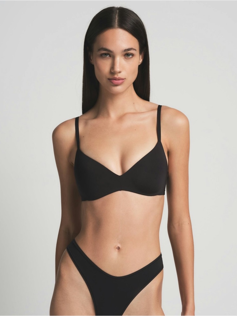 NWT SKIMS WIRELESS FORM PUSH-UP PLUNGE BRA